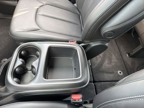 New 2026 Chrysler Pacifica Select FWD image 20