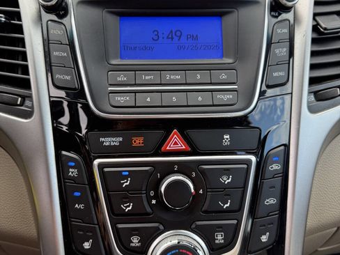 Used 2013 Hyundai Elantra GT w/ Style Pkg image 26