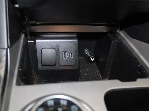 Used 2022 Ford Explorer XLT w/ Equipment Group 202A image 54