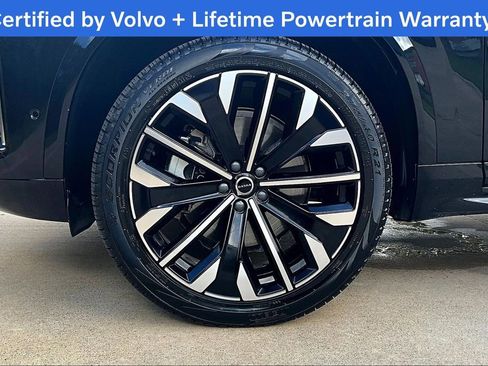Certified 2025 Volvo XC90 B6 Plus image 12