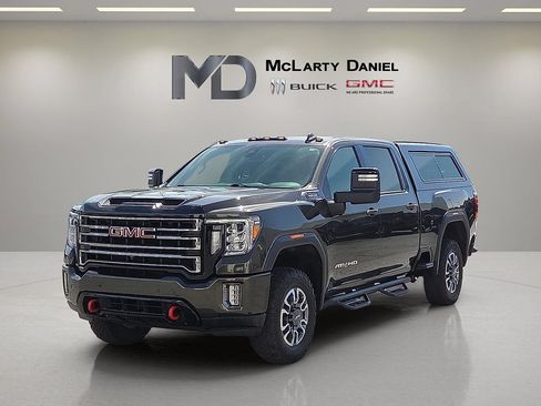 Used 2022 GMC Sierra 2500 AT4 w/ AT4 Preferred Package AWD/4WD image 3