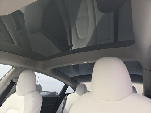 Used 2022 Tesla Model 3 Long Range image 4