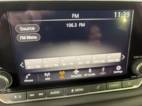 Used 2025 Nissan Rogue SV image 19