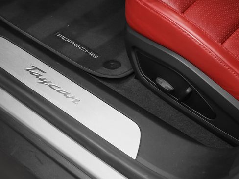 Used 2023 Porsche Taycan image 23