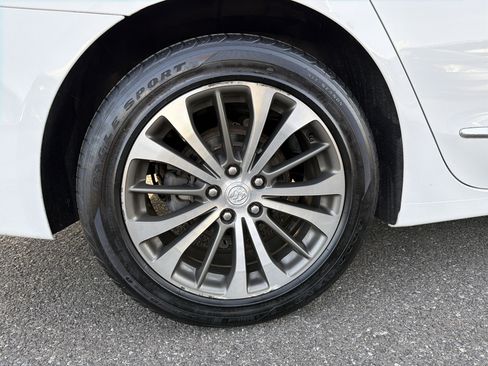 Used 2017 Buick LaCrosse Preferred image 33