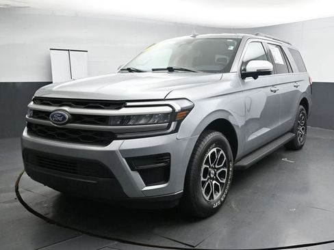 Used 2024 Ford Expedition XLT AWD/4WD image 4