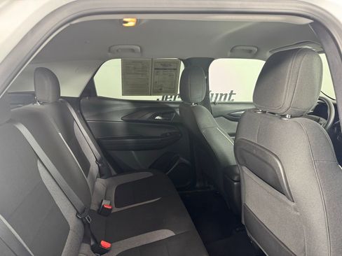 Used 2025 Chevrolet TrailBlazer LT AWD/4WD image 37