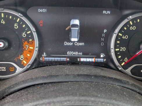 Used 2017 Jeep Renegade Trailhawk w/ Premium Trailhawk Package image 12