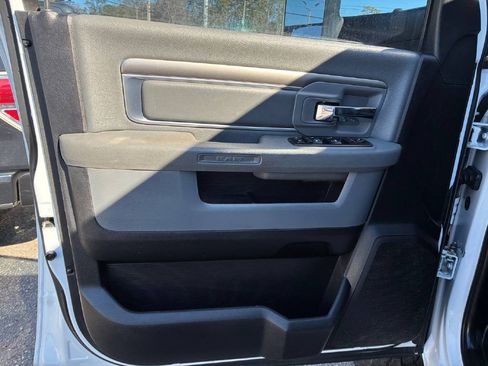 Used 2017 RAM 2500 Big Horn w/ Luxury Group image 10