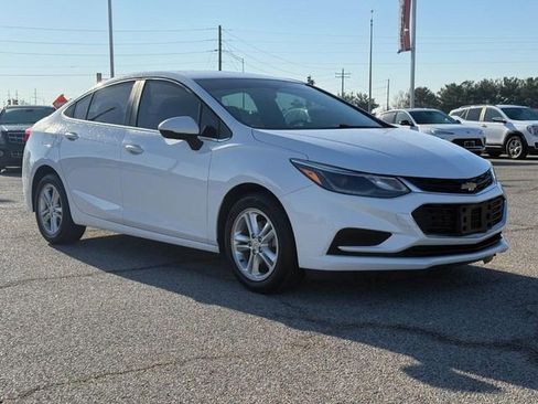 Certified 2017 Chevrolet Cruze LT w/ Convenience Package image 8