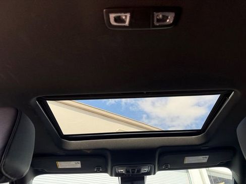 Used 2024 GMC Sierra 2500 AT4 w/ AT4 Premium Plus Package image 7