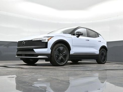 New 2026 Volvo EX30 Cross Country Ultra w/ Protection Package Premier image 32