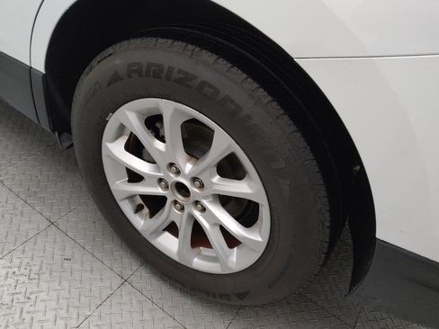 Used 2018 Chevrolet Equinox LS FWD image 31