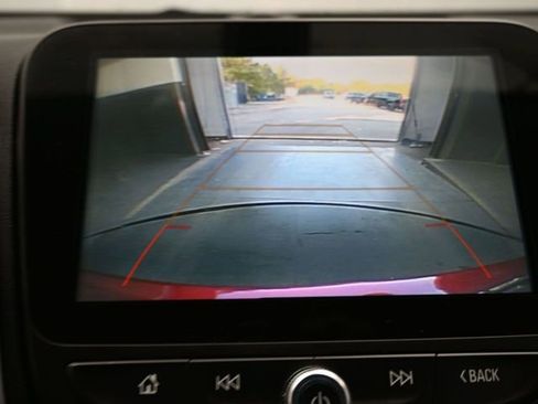 Used 2018 Chevrolet Equinox Premier image 12
