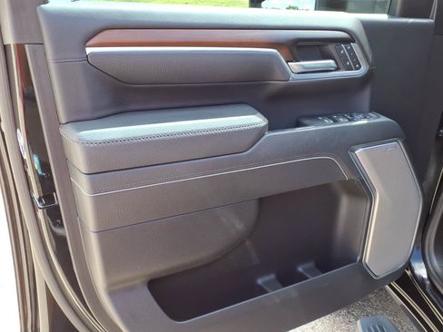 Used 2025 GMC Sierra 2500 Denali w/ Denali Reserve Package AWD/4WD image 7