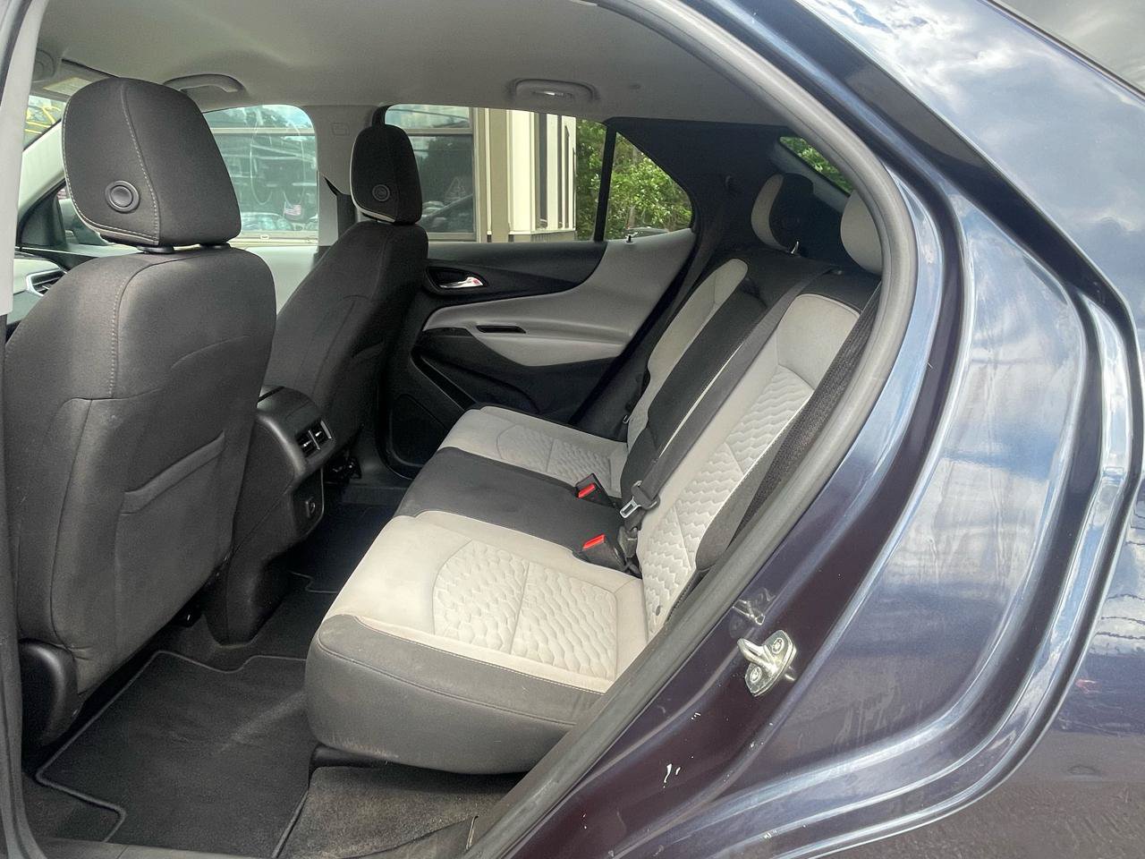 Used 2019 Chevrolet Equinox LS w/ LS Convenience Package AWD/4WD image 9