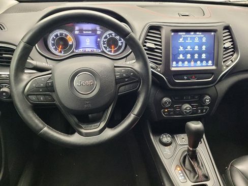 Used 2019 Jeep Cherokee Trailhawk w/ Cold Weather Group AWD/4WD image 22