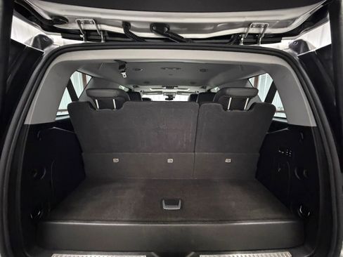 Used 2020 Cadillac Escalade Luxury AWD/4WD image 21