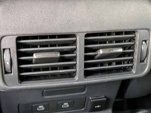 Certified 2026 Land Rover Range Rover Velar Dynamic SE image 18