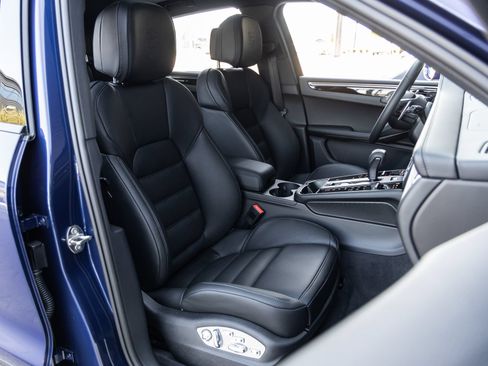 Certified 2026 Porsche Macan AWD/4WD image 44