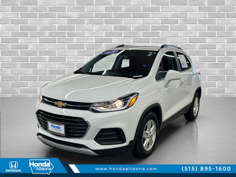 Used 2019 Chevrolet Trax LT w/ LT Convenience Package image 1