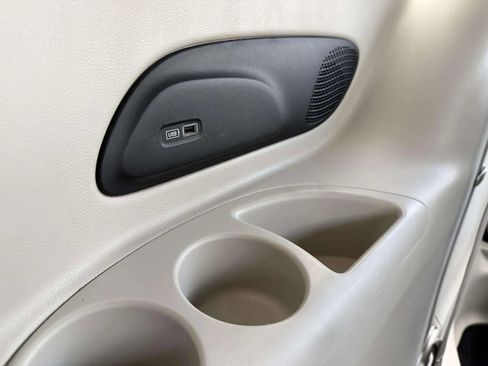 Used 2017 Chrysler Pacifica Touring-L Plus w/ Tire & Wheel Group image 24