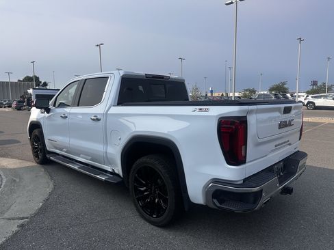 Used 2022 GMC Sierra 1500 SLT w/ SLT Premium Plus Package AWD/4WD image 4