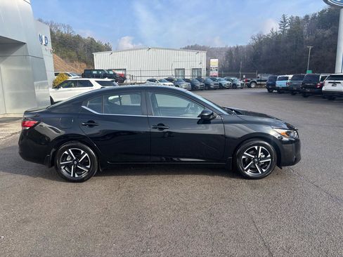 Used 2025 Nissan Sentra SV w/ All-Weather Package image 4