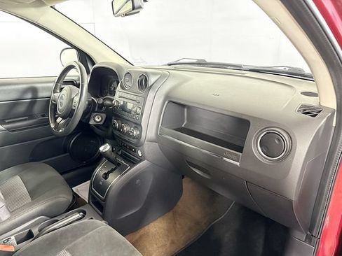 Used 2013 Jeep Compass Latitude w/ Sun/Sound Group AWD/4WD image 32