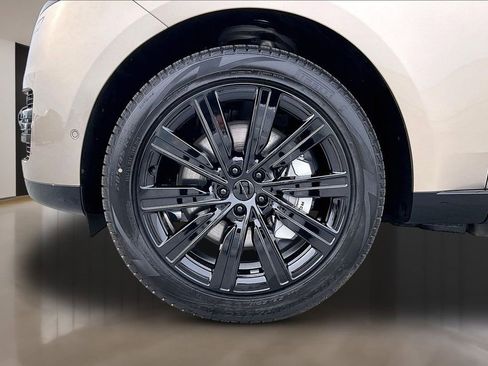 New 2026 Land Rover Range Rover SE image 13