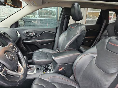 Used 2016 Jeep Cherokee Trailhawk w/ Leather Interior Group image 16