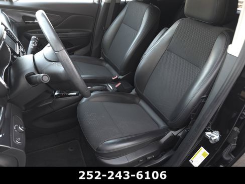 Used 2022 Buick Encore Preferred w/ Safety Package FWD image 10