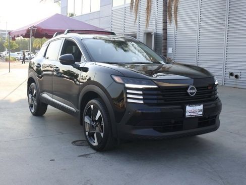 New 2025 Nissan Kicks SR image 2