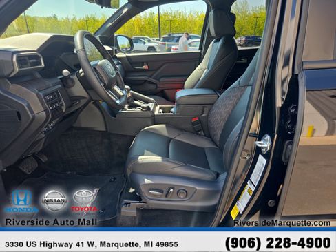 Used 2024 Toyota Tacoma Limited w/ Limited Package (LT) AWD/4WD image 15