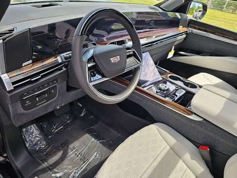 New 2026 Cadillac Escalade ESV Platinum Sport w/ LPO, ONYX Package AWD/4WD image 22
