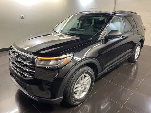 New 2026 Ford Explorer Active image 3