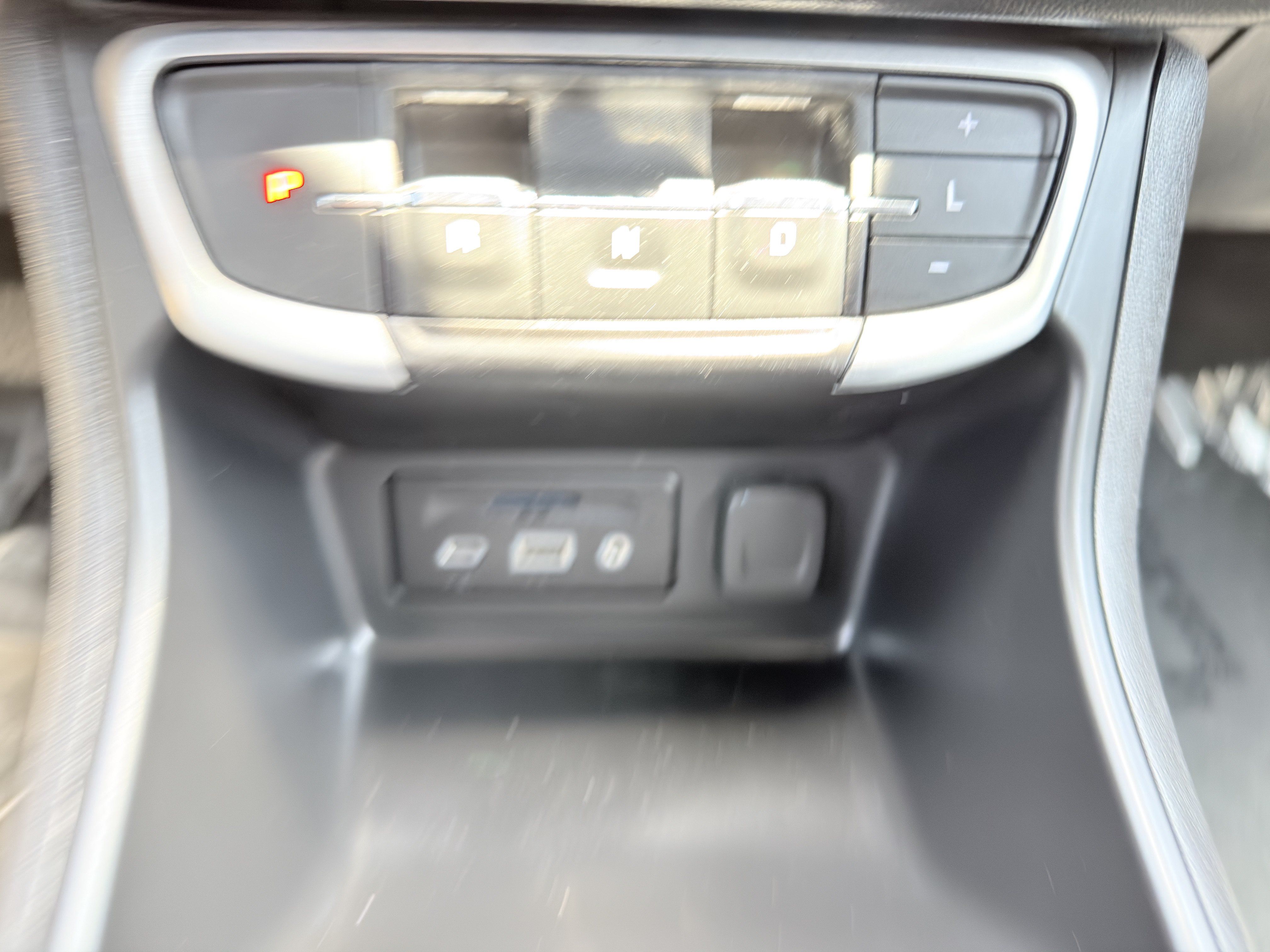 Used 2023 GMC Terrain SLT FWD image 32