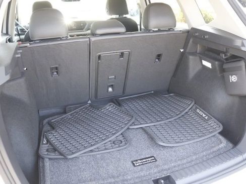 Used 2024 Volkswagen Taos SEL image 5