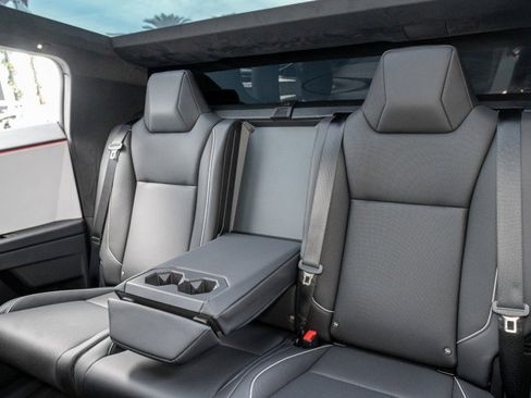 Used 2024 Tesla Cybertruck AWD Crew Cab image 19