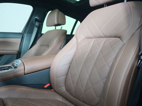 Used 2025 BMW X6 xDrive40i image 10