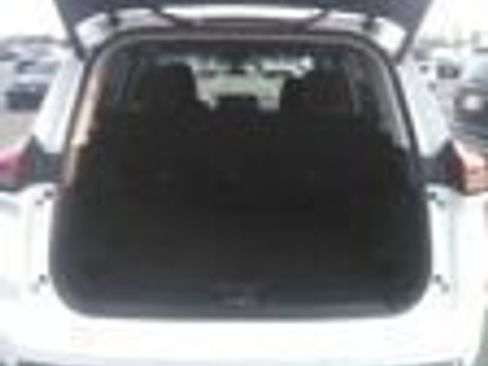 Used 2024 Nissan Rogue SV image 2