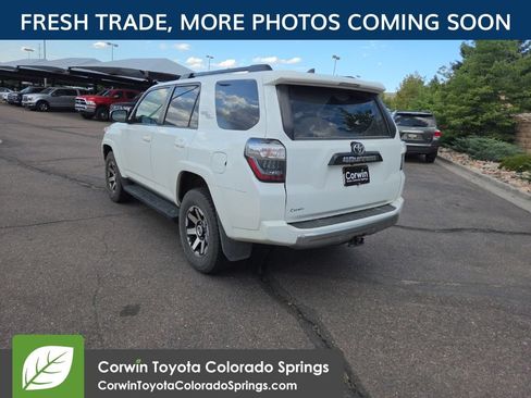 Used 2022 Toyota 4Runner TRD Off-Road AWD/4WD image 6