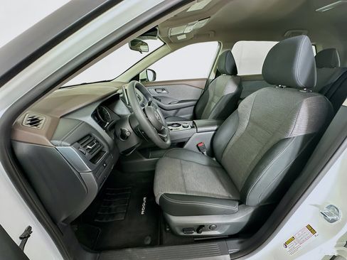 Used 2023 Nissan Rogue SV AWD/4WD image 13