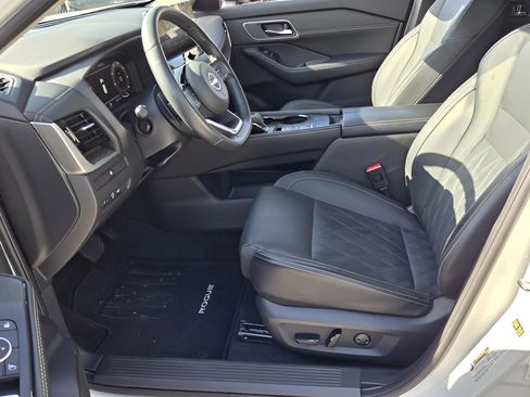 Certified 2024 Nissan Rogue Platinum image 11