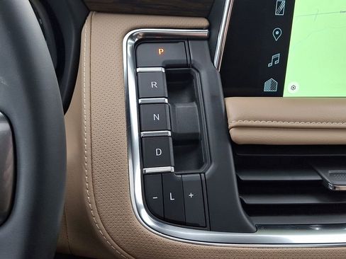 Used 2024 Chevrolet Tahoe Premier image 16