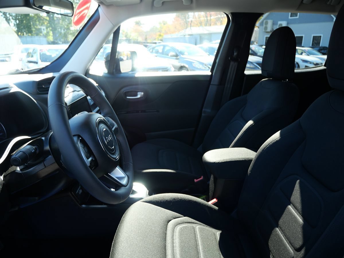 Used 2021 Jeep Renegade Latitude AWD/4WD image 10