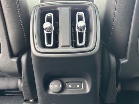 Certified 2023 Volvo XC40 B5 Plus w/ Driver Assist Package AWD/4WD image 23
