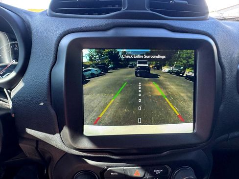 Used 2022 Jeep Renegade Latitude image 20