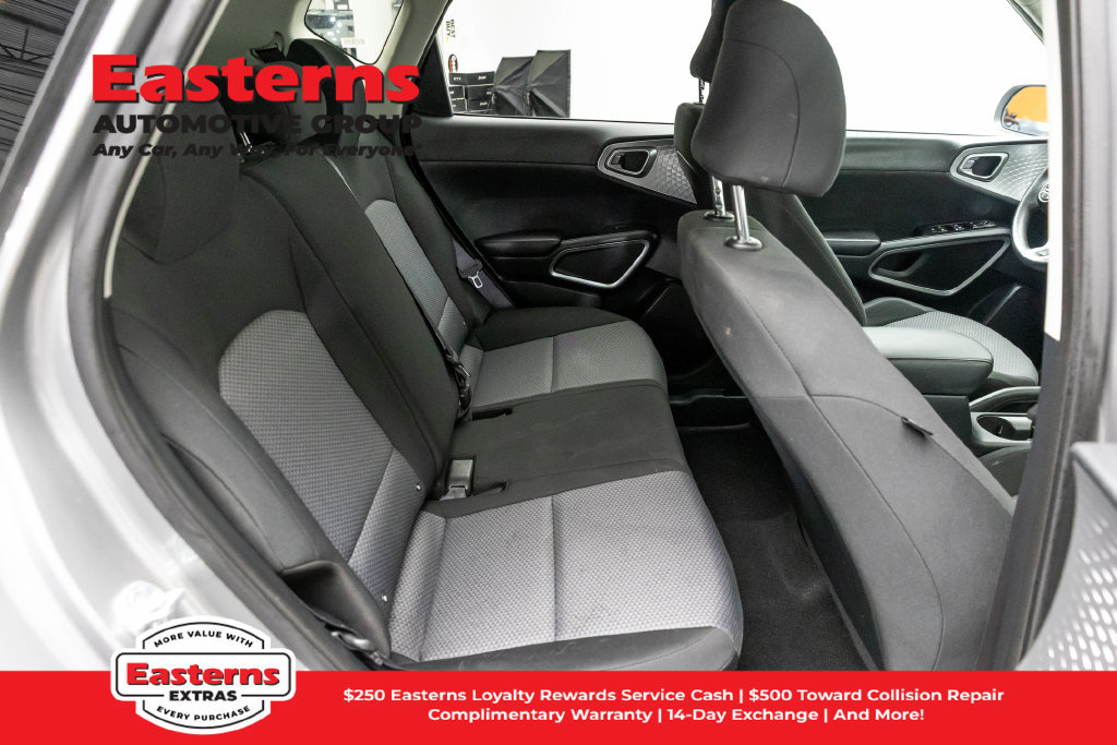 Used 2023 Kia Soul LX w/ LX Technology Package FWD image 24