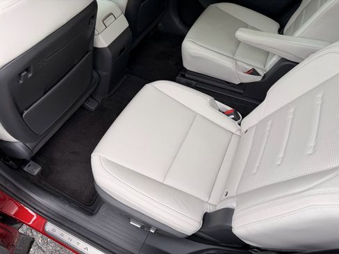 Used 2025 Hyundai Santa Fe Calligraphy image 17